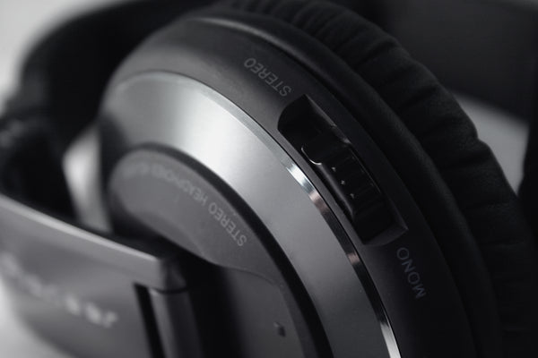 Pioneer HDJ2000 DJ Headphones Review